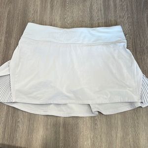 Lululemon Play Off The Pleats Mid Rise Skirt